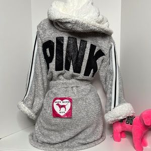 Victoria’s Secret PINK Logo XS/S Sherpa Robe Embroidery Super Soft Bow Glitter